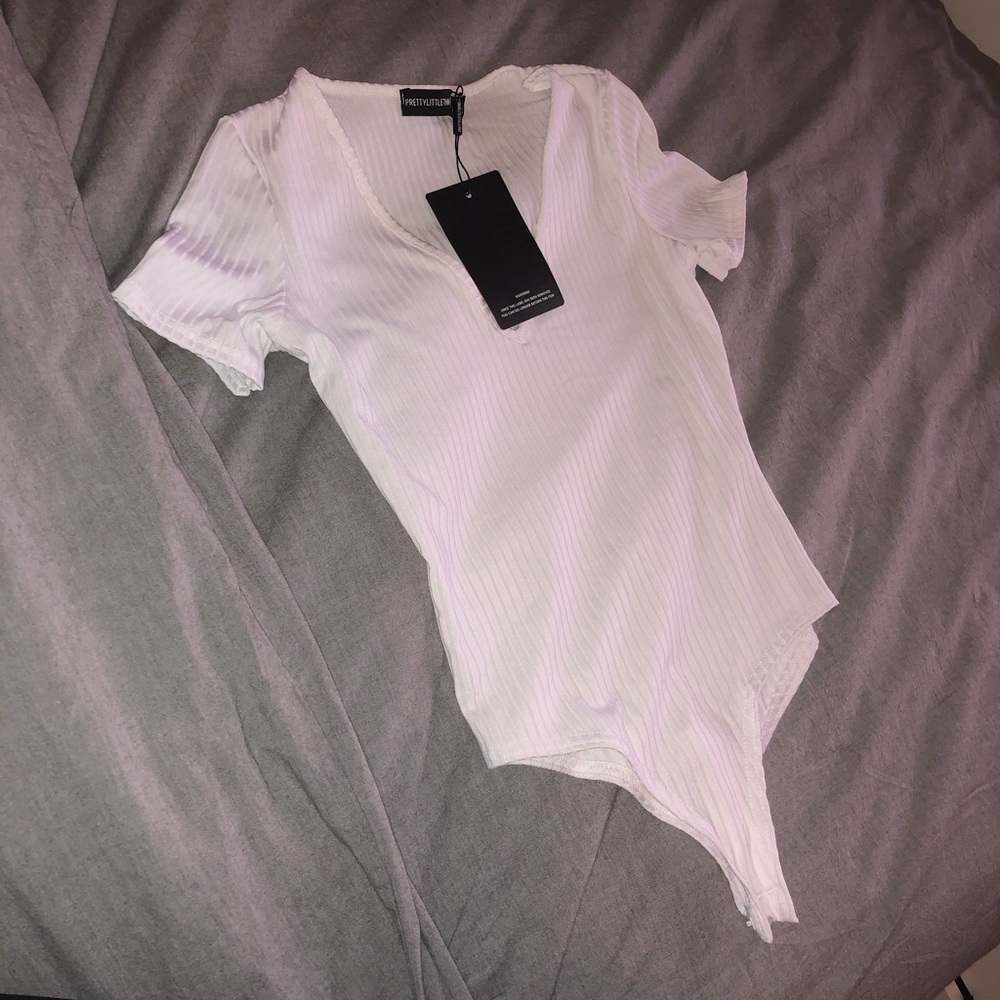 PLT V Neck Leo